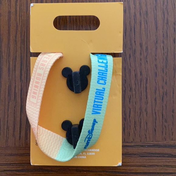 Disney Virtual Run Pin Medal - Picture 2 of 2